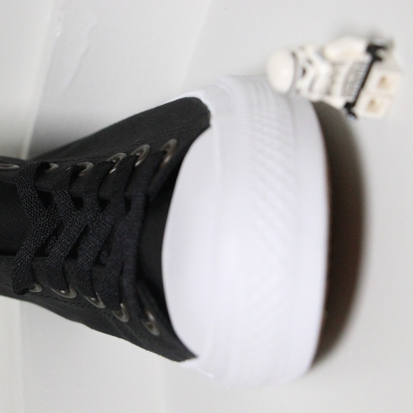 Converse Black Chuck 2 All Star High Top - Picture 8 of 8